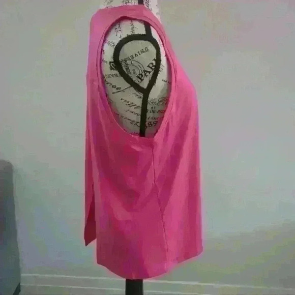 CORY VINES | Women's Pink Flowy Slit Back Athletic Tank Top - Picture 2 of 5